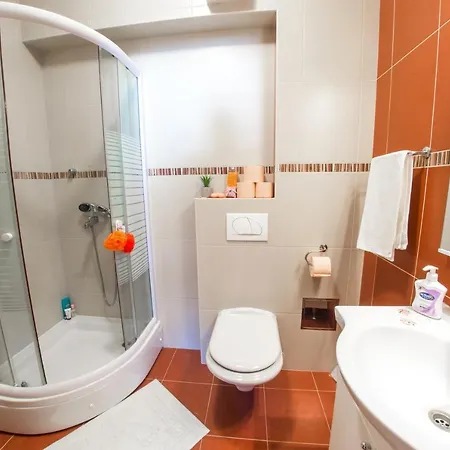 Orca Centar And Free Garage Parking Apartment