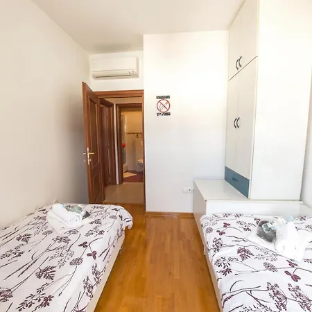 Apartment Orca Centar And Free Garage Parking