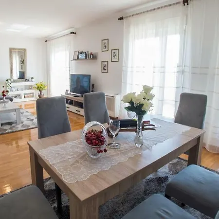 Apartment Orca Centar And Free Garage Parking Mostar